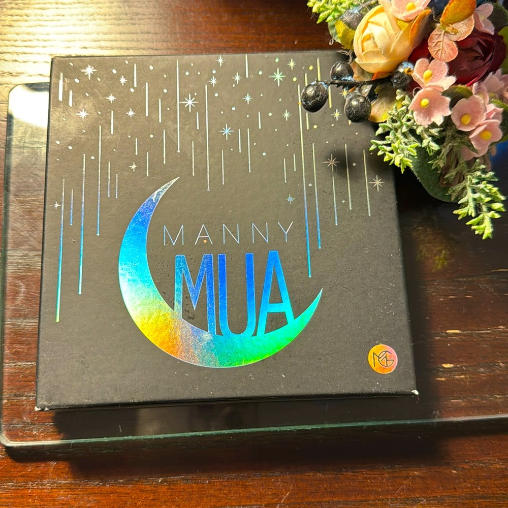 Never used Manny MUAxMakeupgeek limited edition palette.
